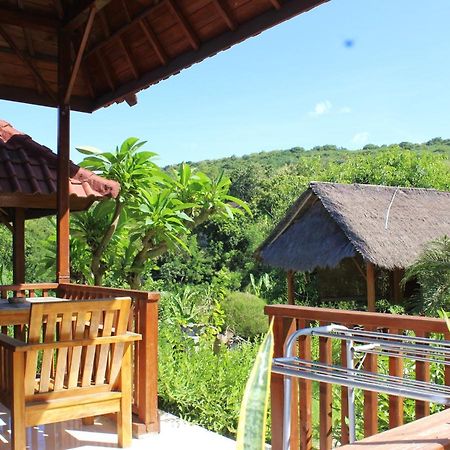 Bamboo Bungalows Batununggul Exterior foto