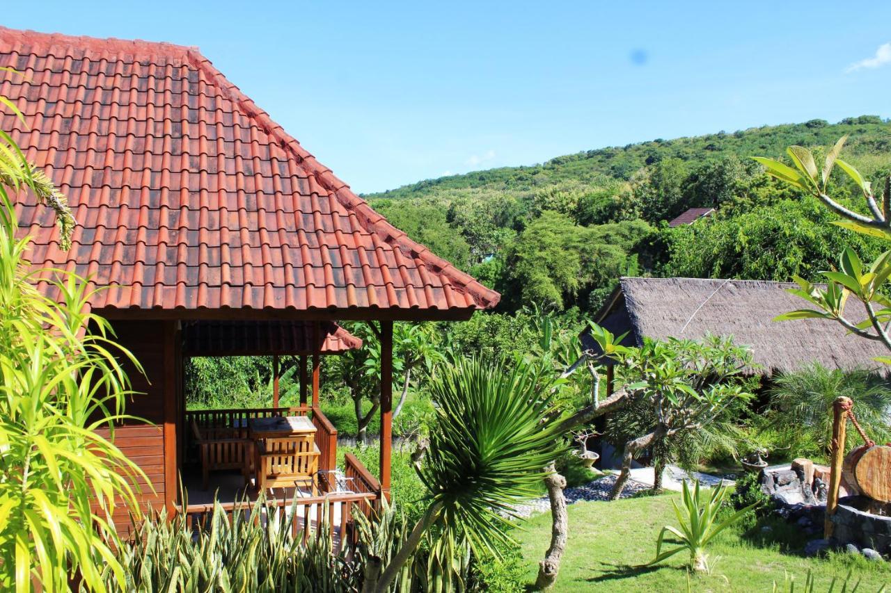 Bamboo Bungalows Batununggul Exterior foto