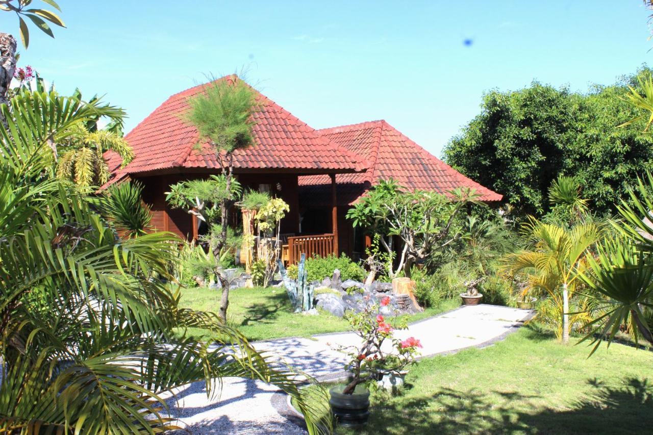 Bamboo Bungalows Batununggul Exterior foto