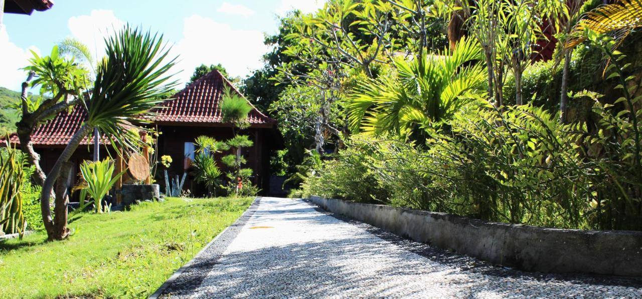 Bamboo Bungalows Batununggul Exterior foto