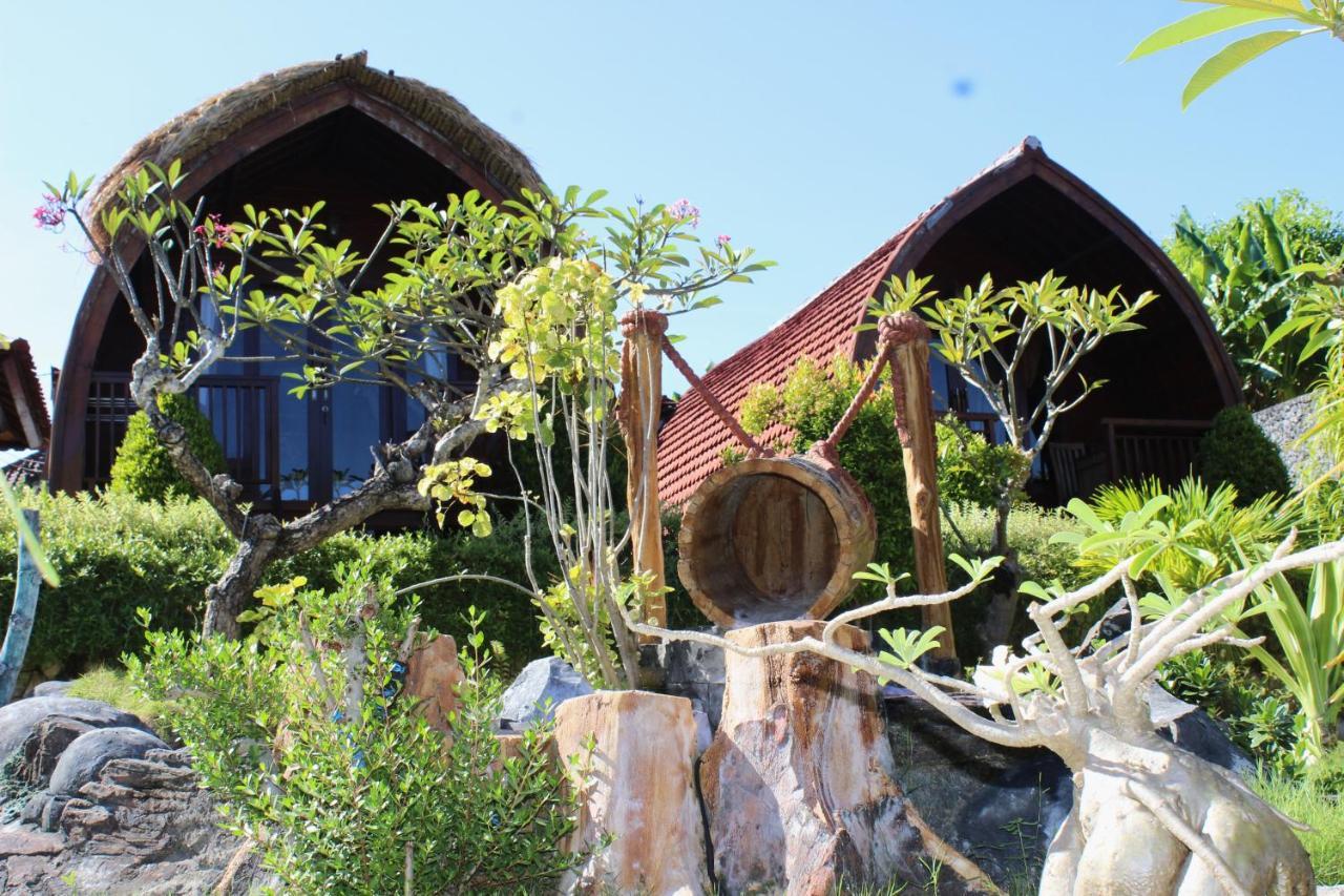 Bamboo Bungalows Batununggul Exterior foto
